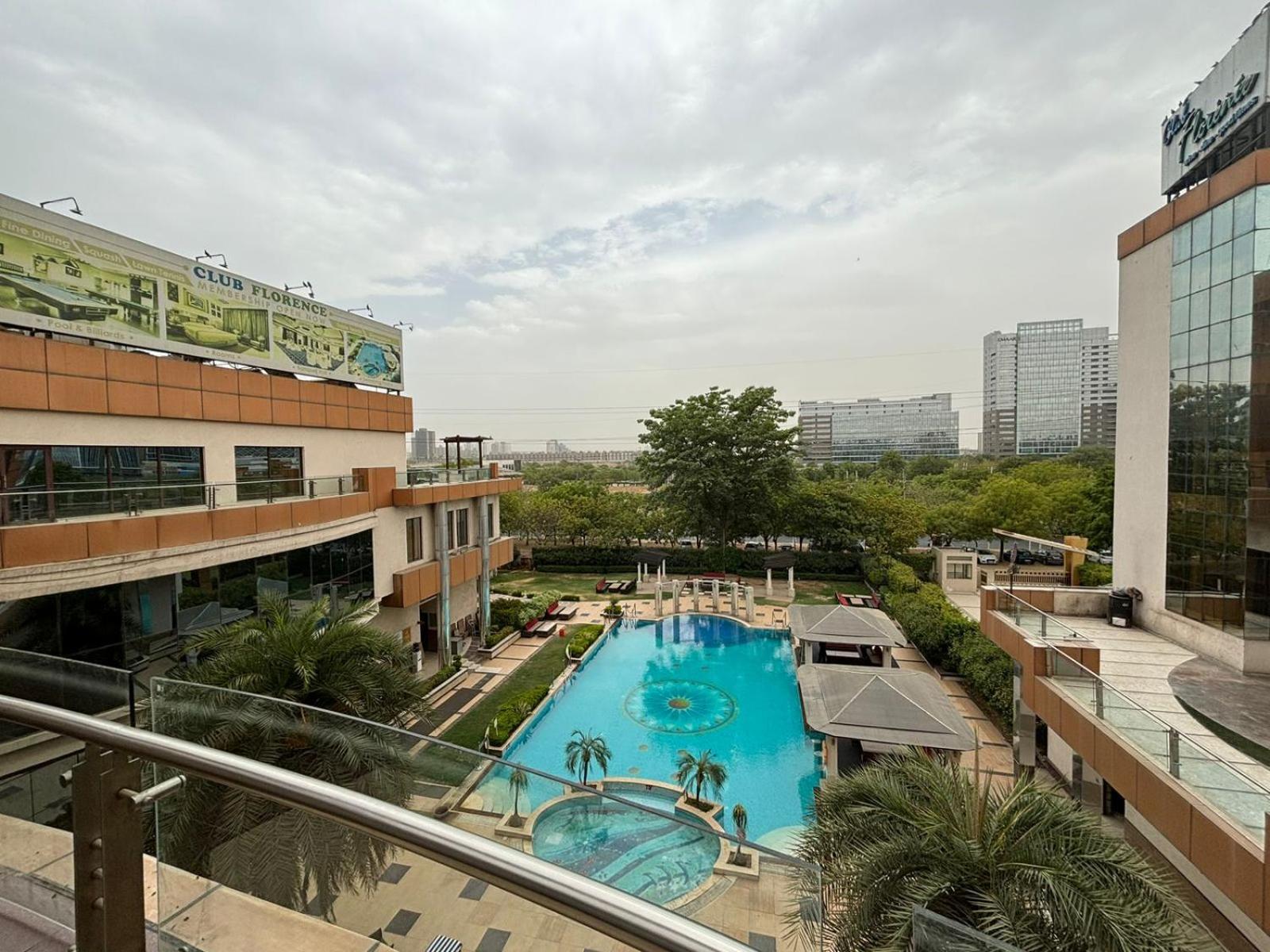 Club Florence Gurgaon Eksteriør bilde
