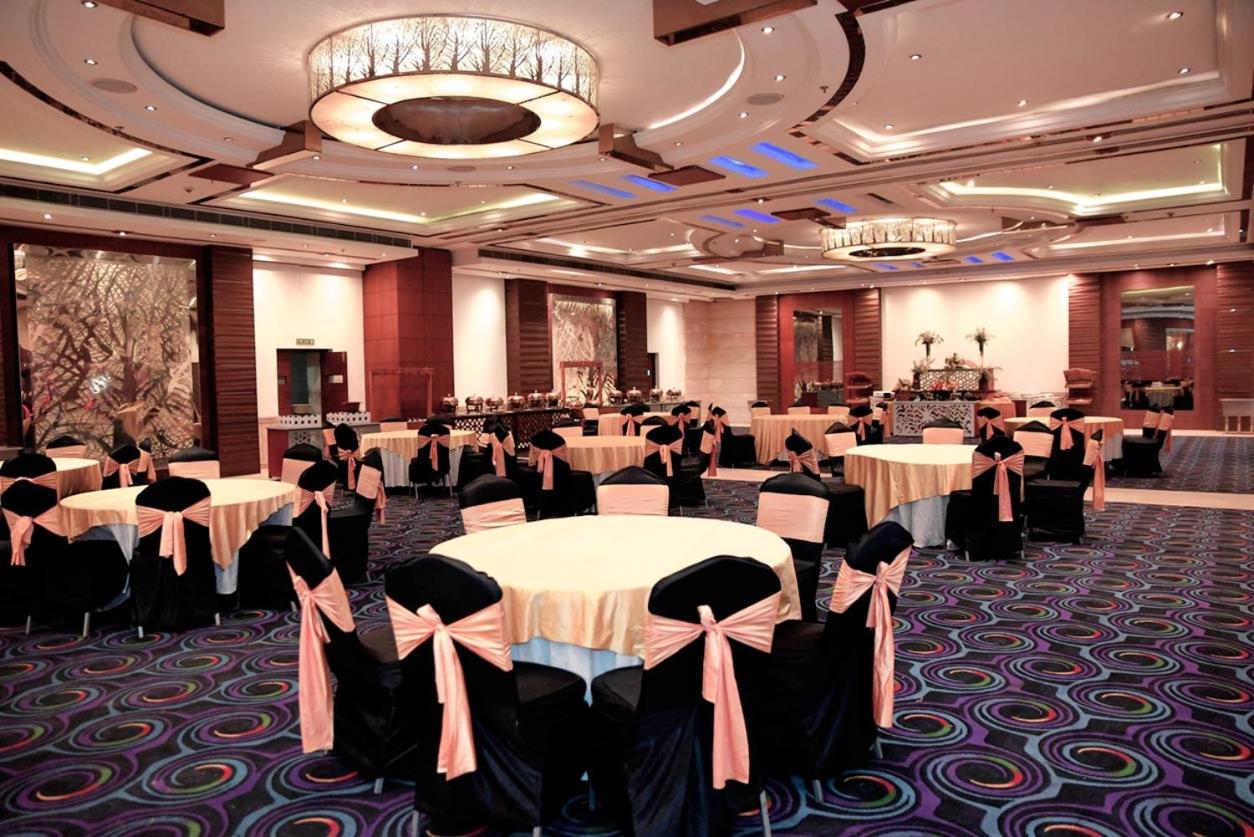 Club Florence Gurgaon Eksteriør bilde