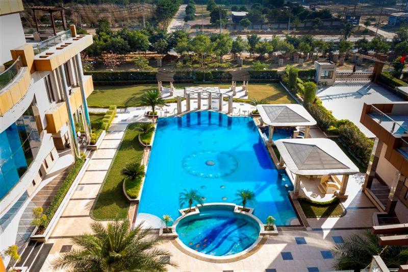 Club Florence Gurgaon Eksteriør bilde