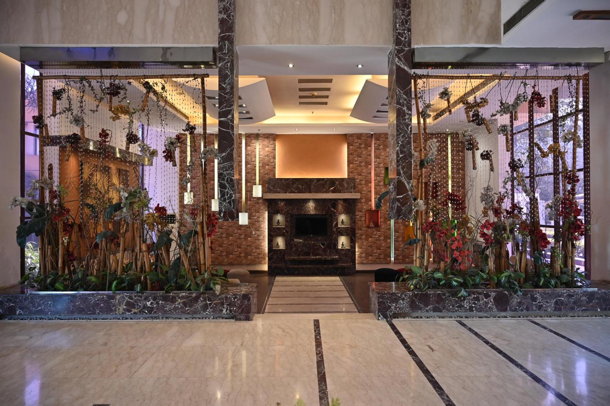 Club Florence Gurgaon Eksteriør bilde